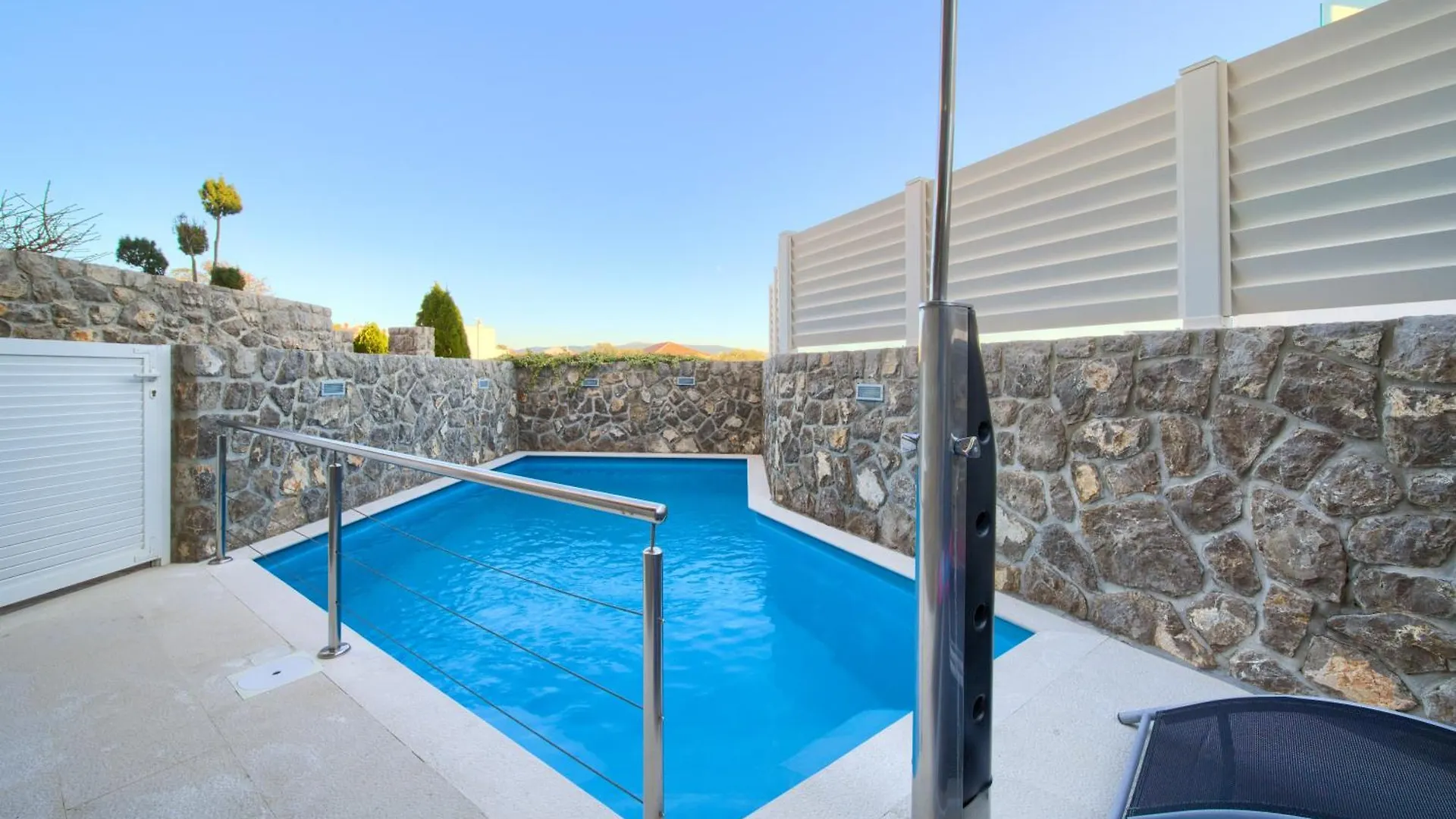 Villa Miracle 1 With Heated Pool Krk Town