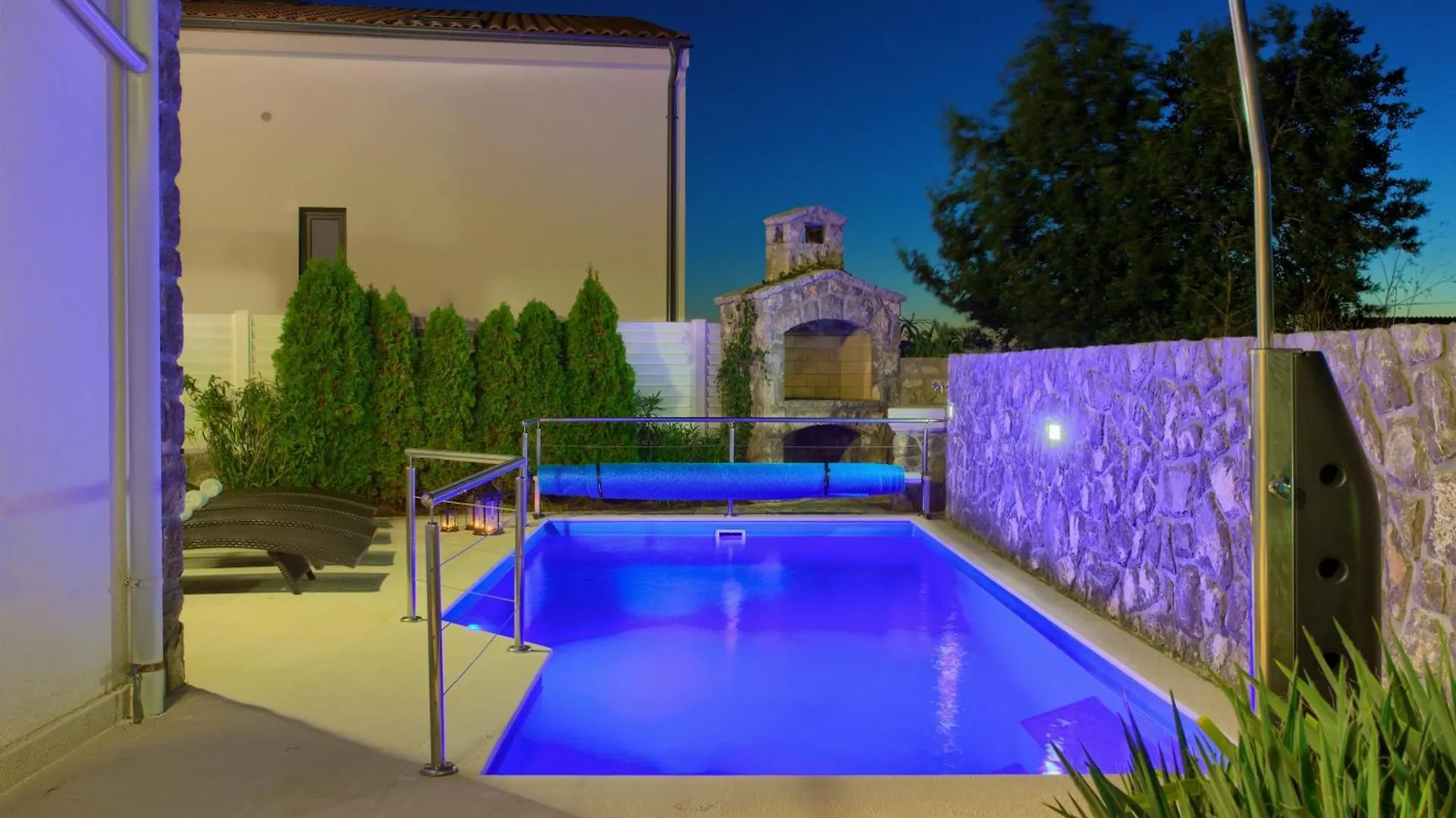Villa Miracle 1 With Heated Pool Krk Town