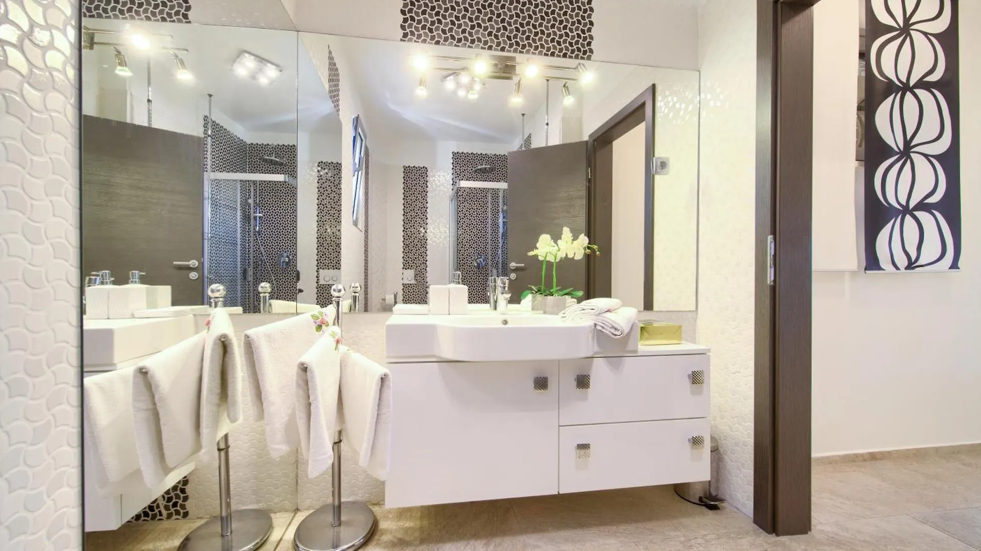 Villa Miracle 1 With Heated Pool Krk Town