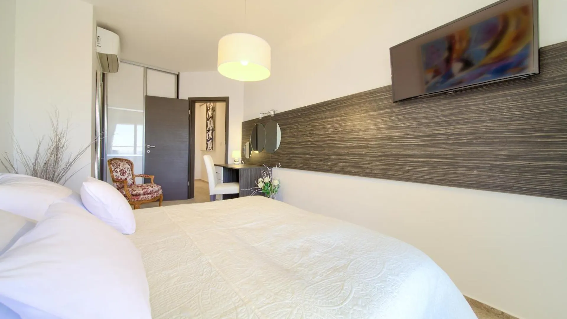 Villa Miracle 1 With Heated Pool Krk Town