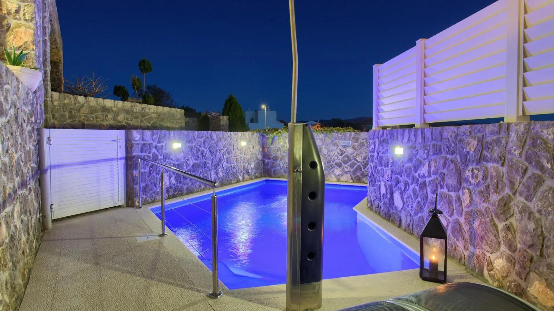 Villa Miracle 1 With Heated Pool Krk Town